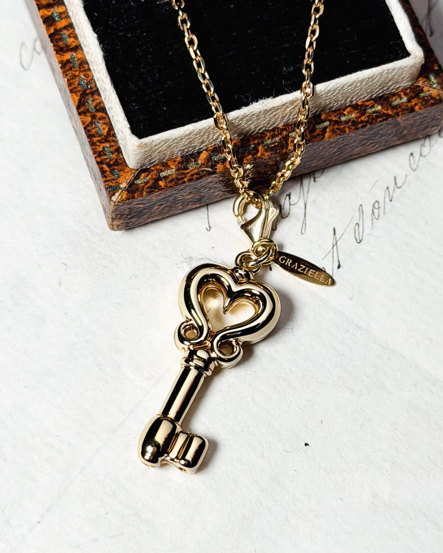 幸運を呼び込む、ラッキーチャーム🗝️💞