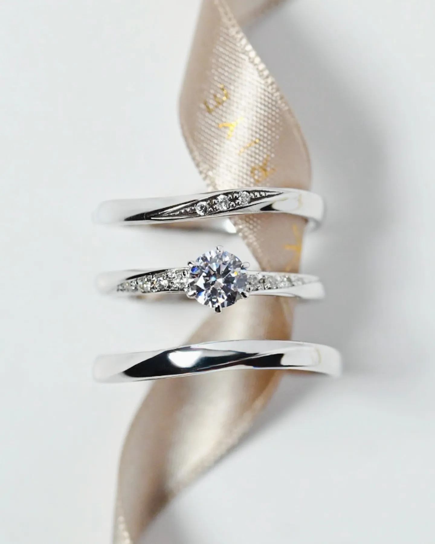 やさしく流れるウェーブラインと