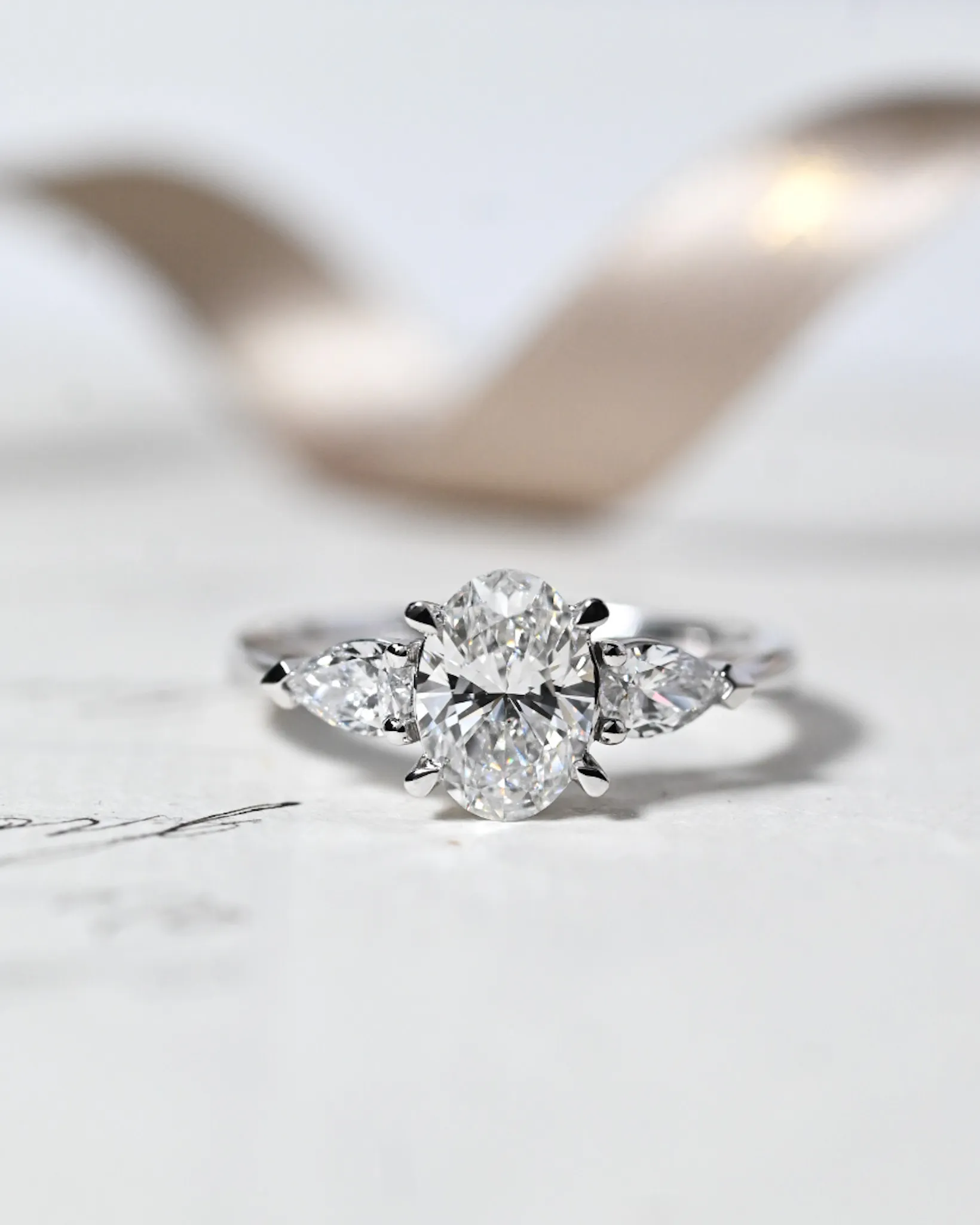 ファンシーカットの美しさを楽しむリング✨