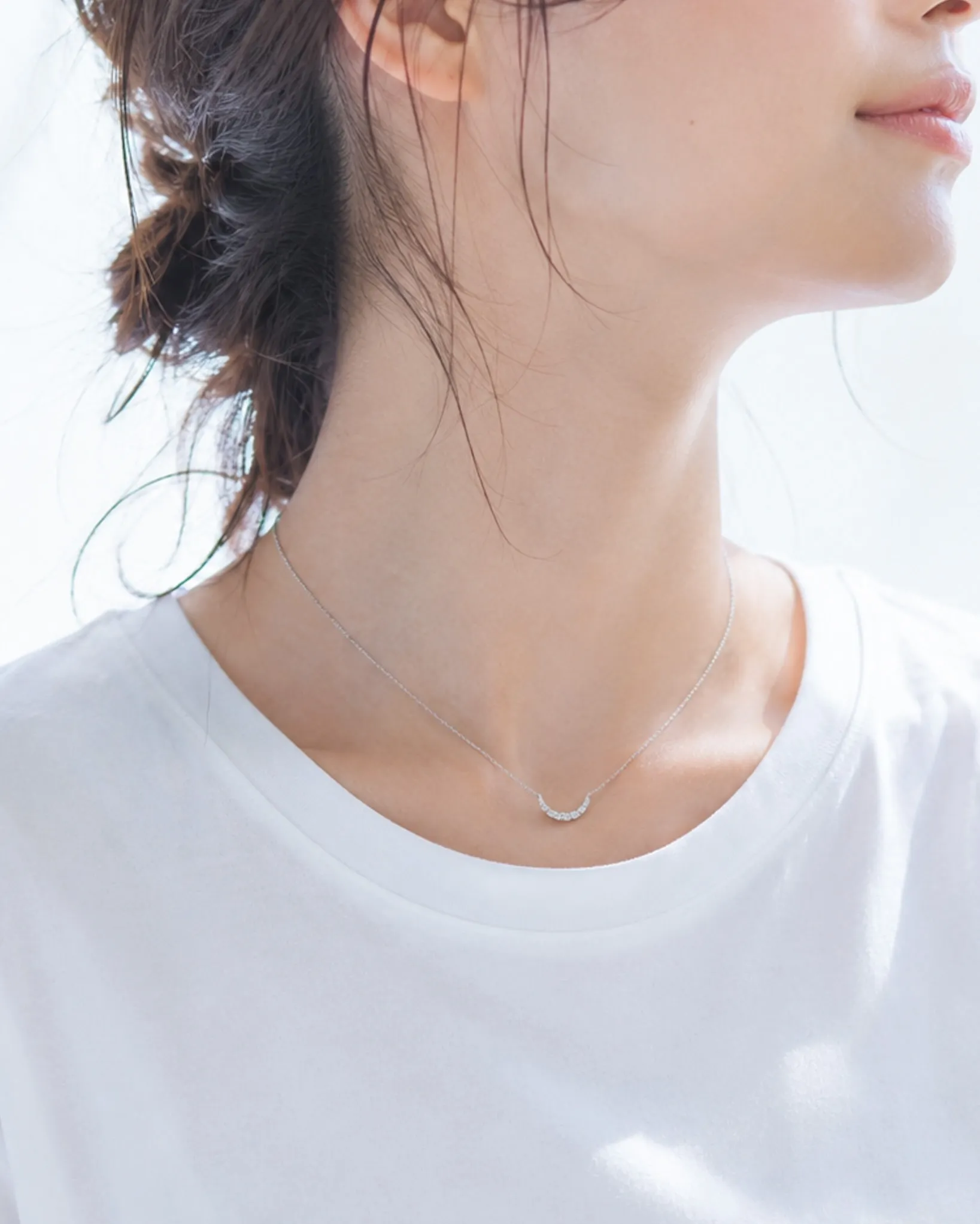 Tシャツ一枚を上品に見せる、夏のダイヤモンド💎